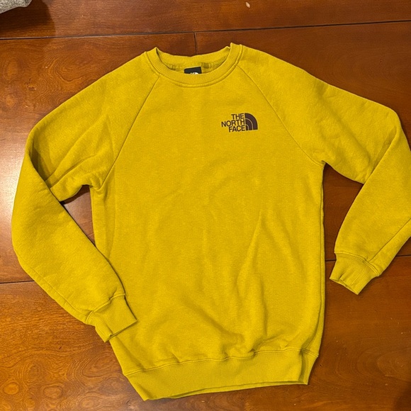 The North Face Golden Sweatshirt with Scenic Graphic.  NWOT - Picture 4 of 9